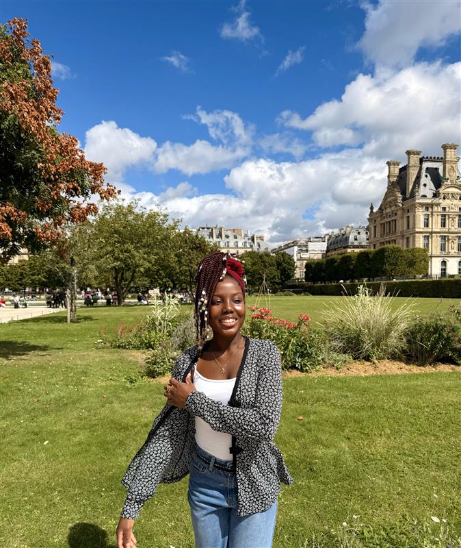 Kimono court “Zayna” avec ceinture – Élégance Discrète aux Finitions Marocaines