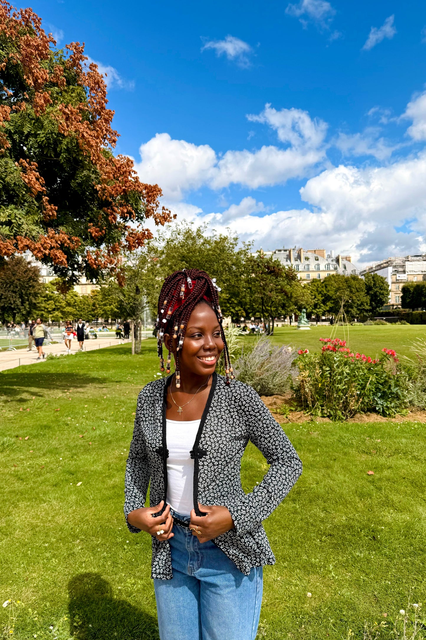 Kimono court “Zayna” avec ceinture – Élégance Discrète aux Finitions Marocaines